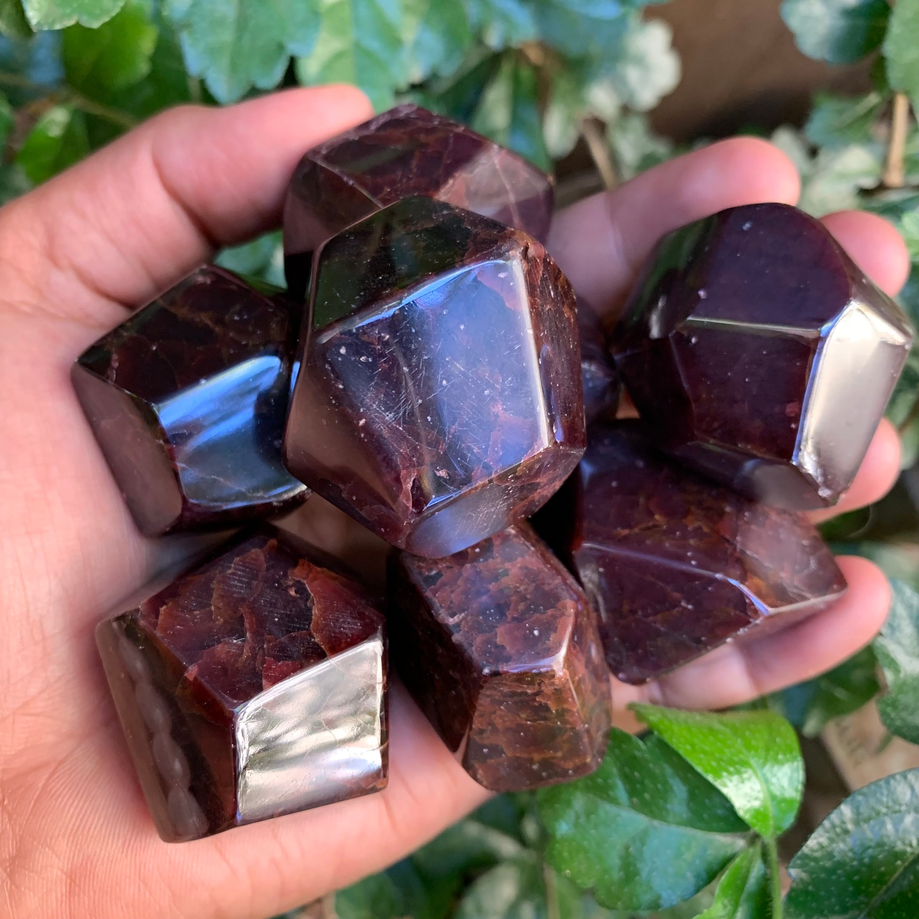 Garnet Tumbled Stones, XX Large, 25 to 29 grams, 7/8 to 1 inch